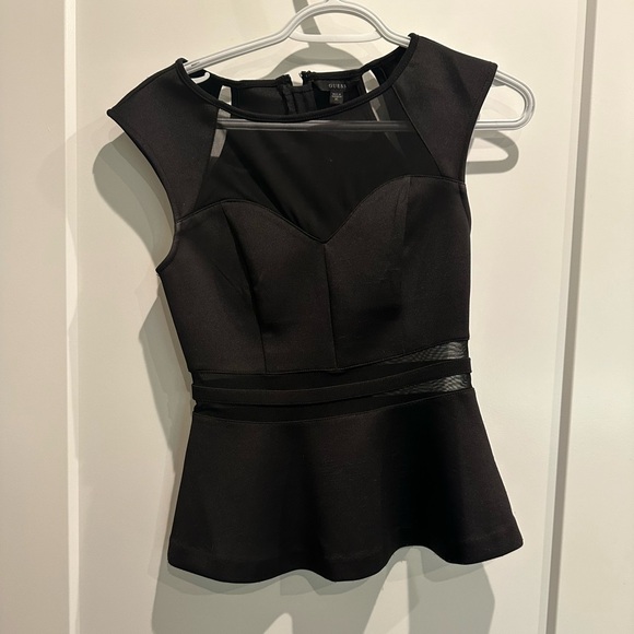 Guess formal top. XS Really cute with pencil skirts or jeans - Picture 1 of 3